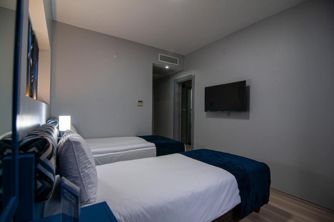 Lapis & Otel