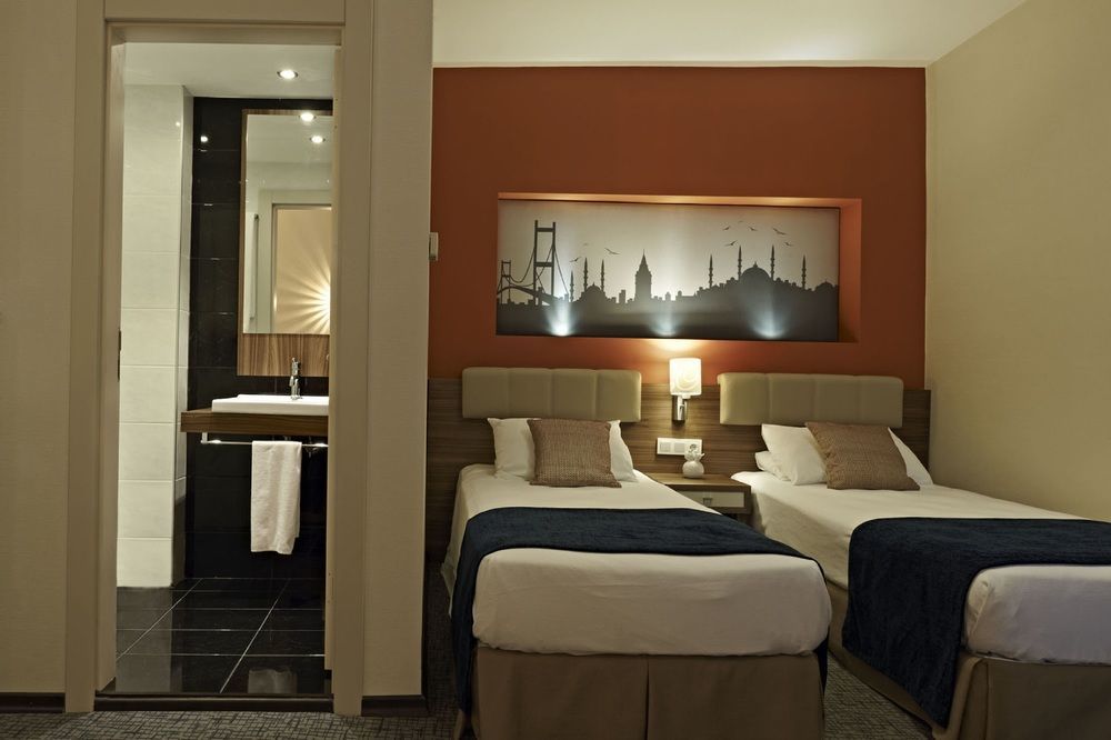 Lapis & Otel